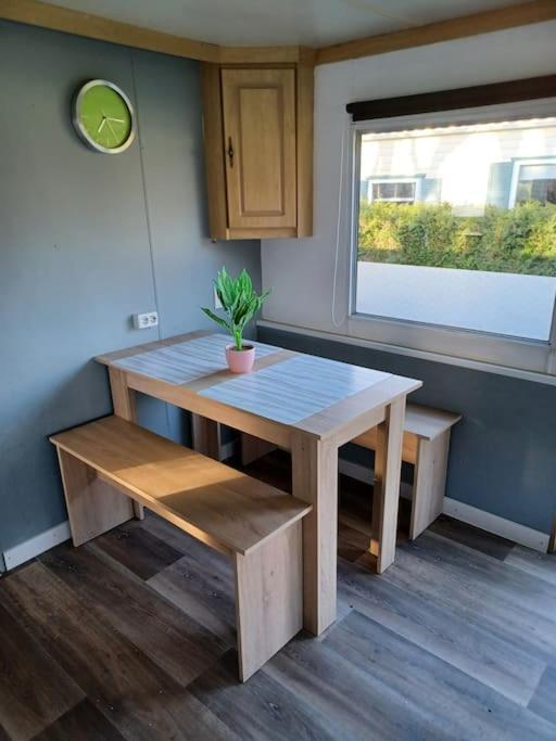 Chalet 14 Met Airco Familiecamping De Tien Heugten Schoonloo Drenthe エクステリア 写真