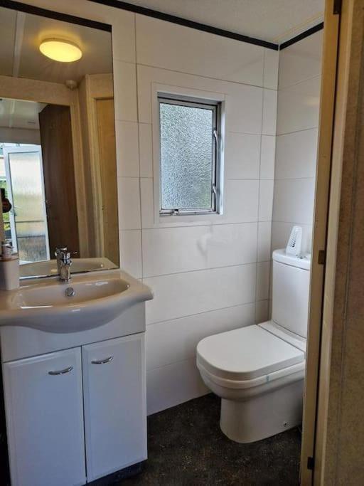 Chalet 14 Met Airco Familiecamping De Tien Heugten Schoonloo Drenthe エクステリア 写真