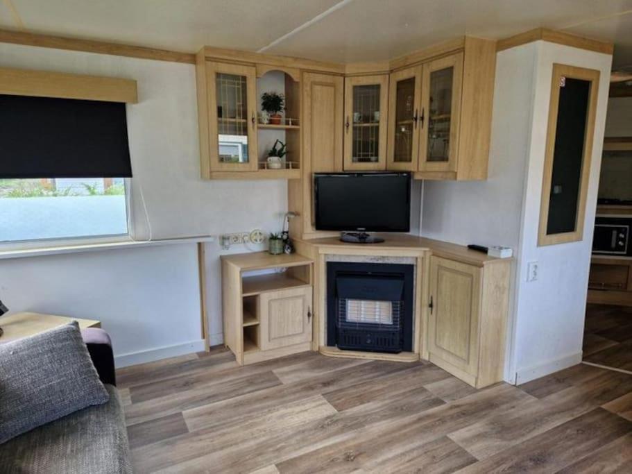 Chalet 14 Met Airco Familiecamping De Tien Heugten Schoonloo Drenthe エクステリア 写真