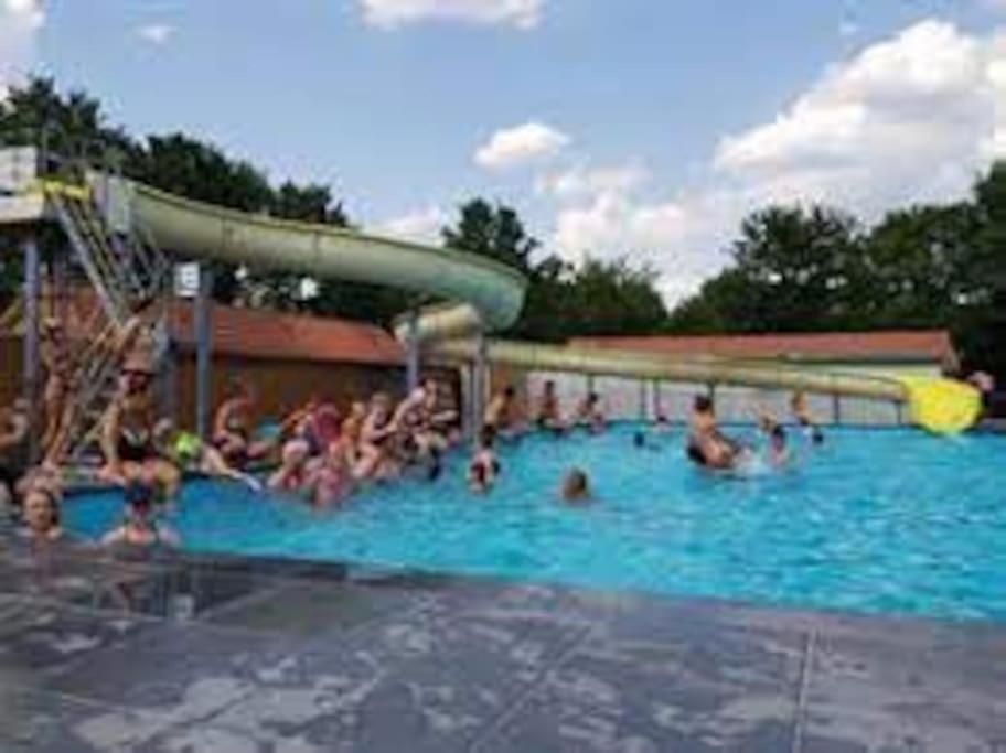 Chalet 14 Met Airco Familiecamping De Tien Heugten Schoonloo Drenthe エクステリア 写真