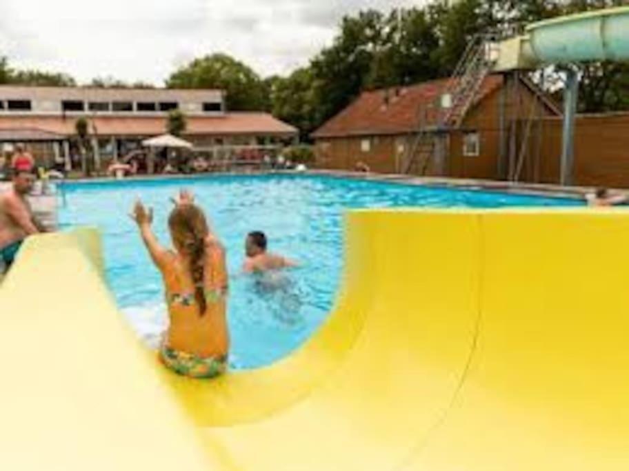 Chalet 14 Met Airco Familiecamping De Tien Heugten Schoonloo Drenthe エクステリア 写真